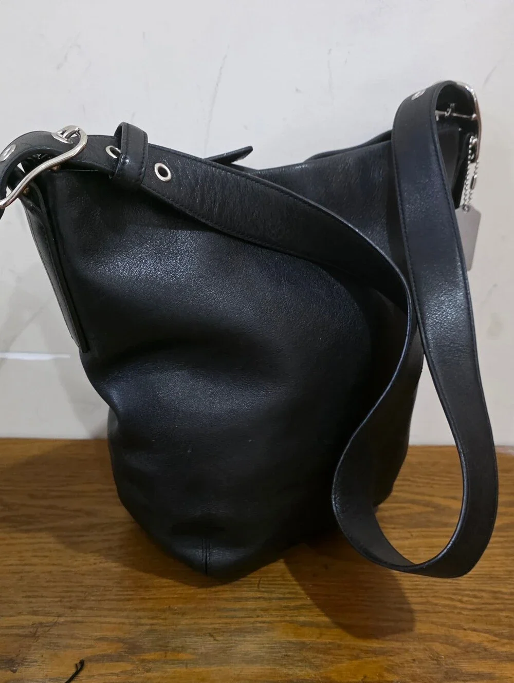 Like New!Vintage Coach bucket soft black leather Shoulder bag